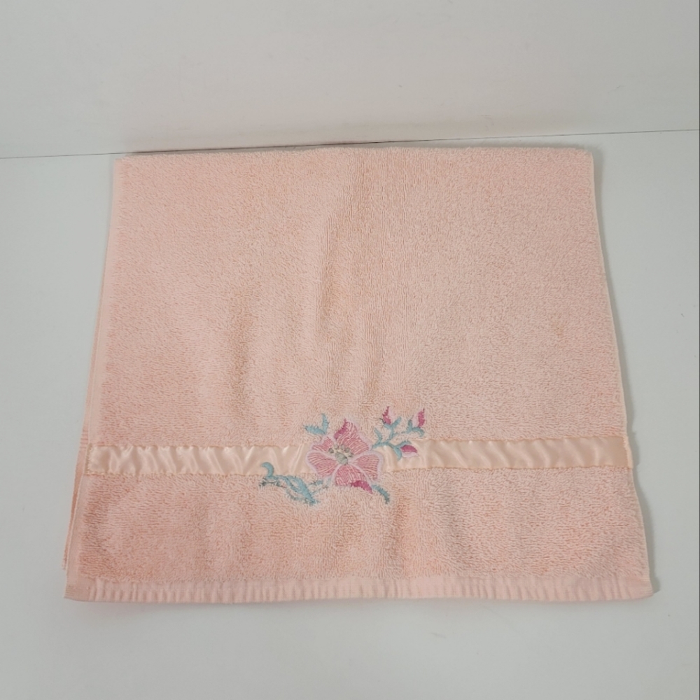 Vintage 1979 Avanti Look Pink Embroidered Floral Hand Towel